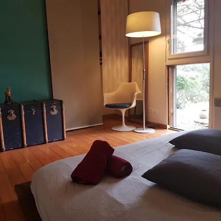 فيلة La Maison Aux Bambous